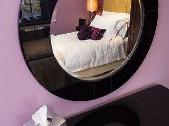 铜马小屋 * 斯卡伯勒